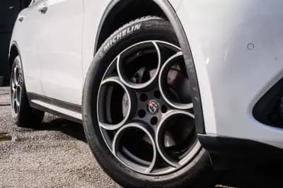 Vendo Alfa Romeo Stelvio 2017 - 29400 EUR, 139000 km - AUTO.MOTO.pt