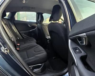 Sell Volvo V40 2016 - 16500 EUR, 79000 km - AUTO.MOTO.pt