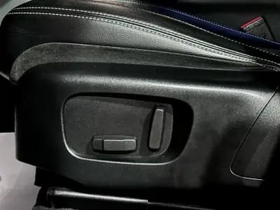 Sell Land Rover Range Rover Velar 2019 - 52900 EUR, 116101 km - AUTO.MOTO.pt