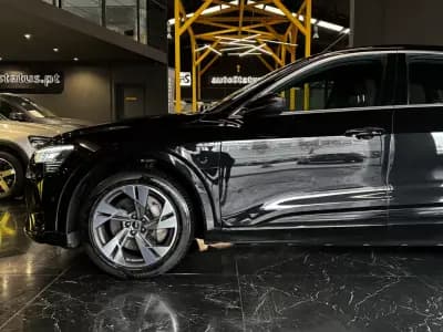 Vendo Audi e-tron Sportback 2022 - 39990 EUR, 95200 km - AUTO.MOTO.pt