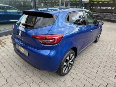 Vendo Renault Clio 2021 - 14500 EUR, 91360 km - AUTO.MOTO.pt