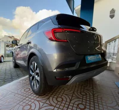 Vendo Renault Captur 2024 - 18950 EUR, 53000 km - AUTO.MOTO.pt