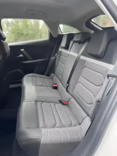 Vendo Citroën C4 2023 - 21500 EUR, 141295 km - AUTO.MOTO.pt