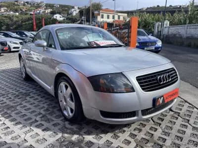 Vendo Audi TT Coupé 1999 - 9950 EUR, 106086 km - AUTO.MOTO.pt