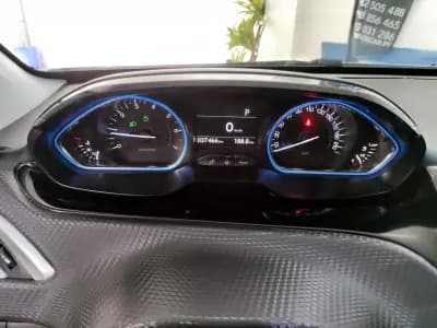 Sell Peugeot 2008 2018 - 13250 EUR, 37000 km - AUTO.MOTO.pt