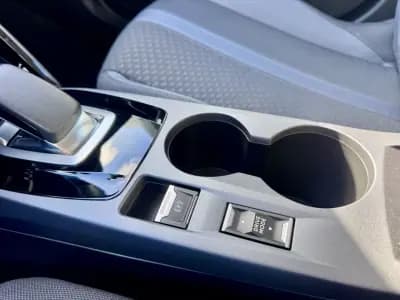 Vendo Peugeot e-2008 2020 - 20990 EUR, 18000 km - AUTO.MOTO.pt