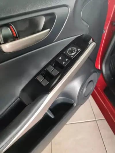 Vendo Lexus IS 300H 2017 - 25900 EUR, 68000 km - AUTO.MOTO.pt