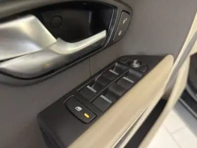 Sell Land Rover Range Rover Evoque 2014 - 18250 EUR, 166221 km - AUTO.MOTO.pt