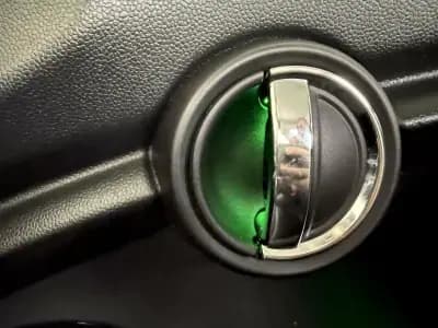 Vendo MINI One 2016 - 12999 EUR, 132000 km - AUTO.MOTO.pt