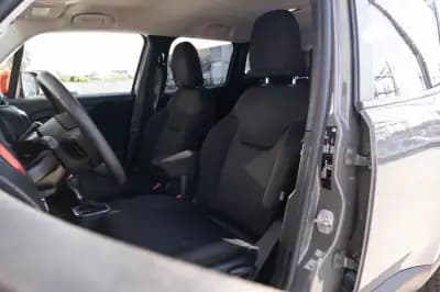 Vendo Jeep Renegade 2020 - 27500 EUR, 24000 km - AUTO.MOTO.pt