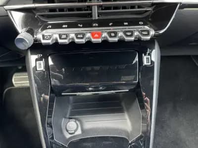 Sell Peugeot 2008 2021 - 21990 EUR, 126336 km - AUTO.MOTO.pt