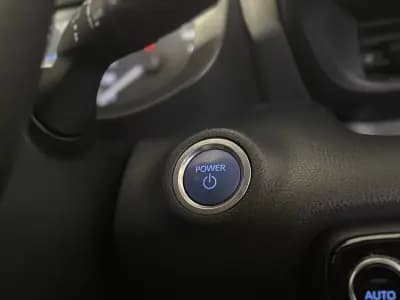 Vendo Mazda 2 2022 - 19500 EUR, 50320 km - AUTO.MOTO.pt