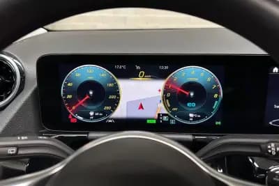 Vendo Mercedes-Benz GLA 250 2022 - 34950 EUR, 58115 km - AUTO.MOTO.pt