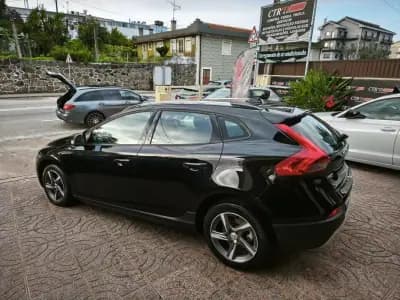 Sell Volvo V40 Cross Country 2017 - 18500 EUR, 100000 km - AUTO.MOTO.pt