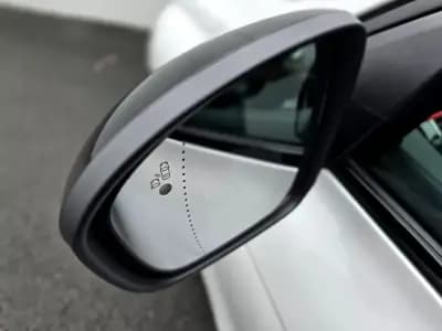 Vendo Renault Arkana 2021 - 23250 EUR, 52400 km - AUTO.MOTO.pt