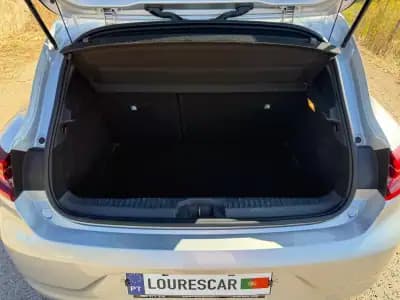 Vendo Renault Clio 2020 - 13480 EUR, 93000 km - AUTO.MOTO.pt