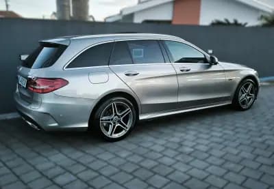 Vendo Mercedes-Benz C 300 2020 - 28950 EUR, 166000 km - AUTO.MOTO.pt