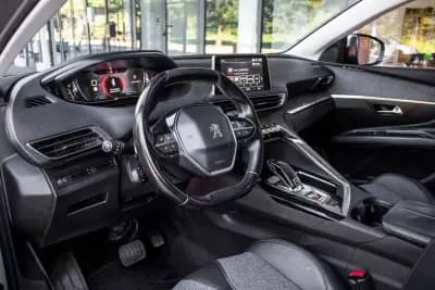 Vendo Peugeot 3008 2018 - 18490 EUR, 127901 km - AUTO.MOTO.pt