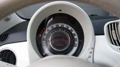 Vendo Fiat 500 2020 - 10600 EUR, 90000 km - AUTO.MOTO.pt