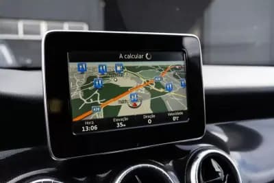 Vendo Mercedes-Benz CLA 180 2015 - 15900 EUR, 242000 km - AUTO.MOTO.pt