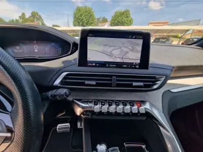 Vendo Peugeot 3008 2020 - 30499 EUR, 65405 km - AUTO.MOTO.pt