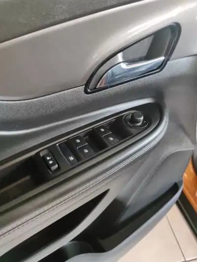 Vendo Opel Mokka X 2016 - 10250 EUR, 218000 km - AUTO.MOTO.pt