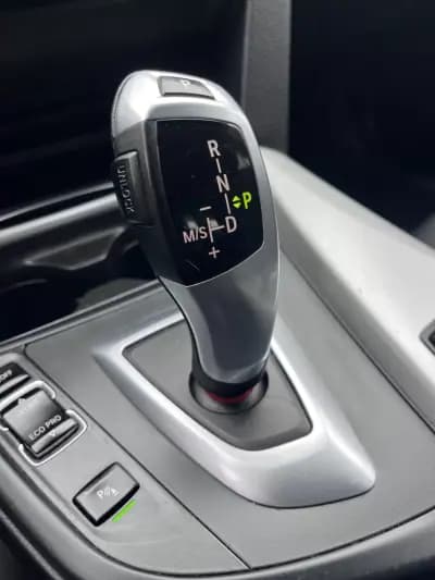 Vendo BMW 320 2013 - 13900 EUR, 220000 km - AUTO.MOTO.pt