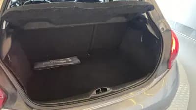 Sell Peugeot 208 2019 - 9900 EUR, 179951 km - AUTO.MOTO.pt