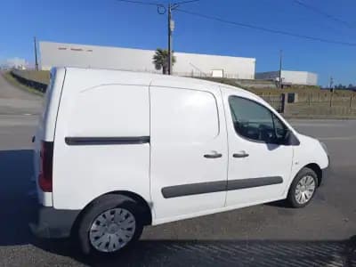 Sell Citroën BERLINGO 3 LUGARES 2017 - 9000 EUR, 220000 km - AUTO.MOTO.pt