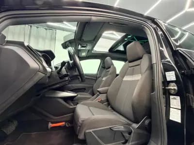 Vendo Audi Q4 e-tron 2021 - 27750 EUR, 142000 km - AUTO.MOTO.pt