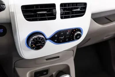 Vendo Renault Zoe 2017 - 15000 EUR, 45000 km - AUTO.MOTO.pt