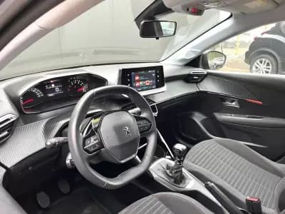 Vendo Peugeot 208 2023 - 13750 EUR, 62065 km - AUTO.MOTO.pt