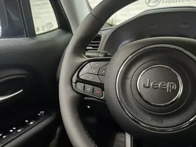 Vendo Jeep Renegade 2022 - 23950 EUR, 10796 km - AUTO.MOTO.pt