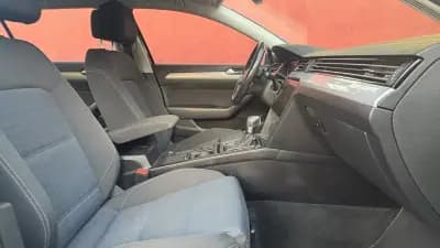 Vendo Volkswagen Passat Variant 2020 - 18500 EUR, 175000 km - AUTO.MOTO.pt