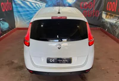 Vendo Renault Grand Scénic 2012 - 8899 EUR, 230000 km - AUTO.MOTO.pt