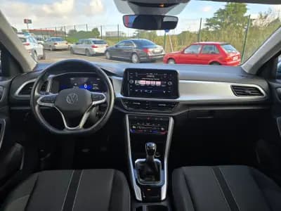 Vendo Volkswagen T-Roc 2023 - 20450 EUR, 62000 km - AUTO.MOTO.pt