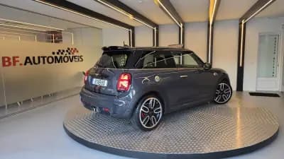 Vendo MINI 2019 - 24900 EUR, 114062 km - AUTO.MOTO.pt