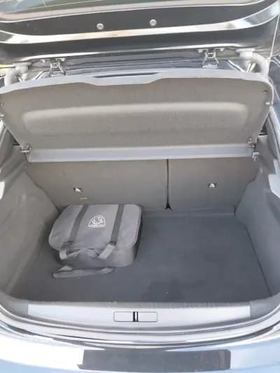 Sell Peugeot e-208 2022 - 20980 EUR, 19000 km - AUTO.MOTO.pt