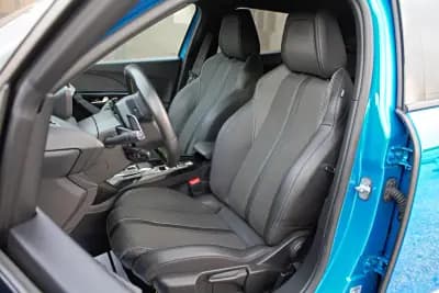 Vendo Peugeot 2008 2022 - 22900 EUR, 31255 km - AUTO.MOTO.pt