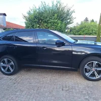 Sell Jaguar F-Pace 2016 - 23950 EUR, 203000 km - AUTO.MOTO.pt