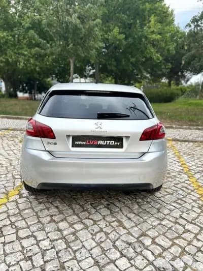 Vendo Peugeot 308 2015 - 8900 EUR, 210000 km - AUTO.MOTO.pt