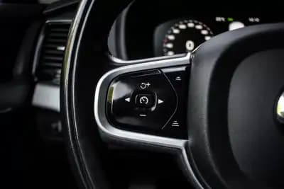 Vendo Volvo XC 90 2021 - 48990 EUR, 93199 km - AUTO.MOTO.pt