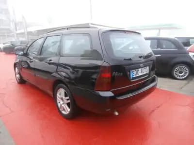 Vendo Ford Focus SW 2000 - 1750 EUR, 333468 km - AUTO.MOTO.pt