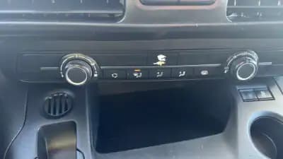 Vendo Peugeot Partner 2019 - 12490 EUR, 144000 km - AUTO.MOTO.pt