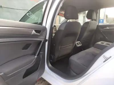 Vendo Volkswagen Golf 2018 - 15900 EUR, 106000 km - AUTO.MOTO.pt