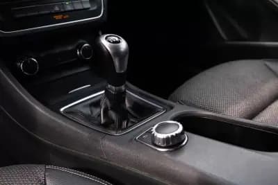 Vendo Mercedes-Benz CLA 180 2015 - 15900 EUR, 242000 km - AUTO.MOTO.pt