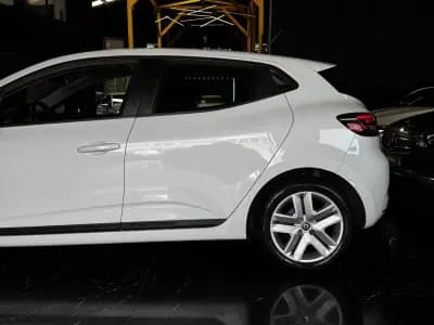 Vendo Renault Clio 2021 - 13490 EUR, 108000 km - AUTO.MOTO.pt