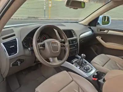 Vendo Audi Q5 2011 - 17500 EUR, 175000 km - AUTO.MOTO.pt