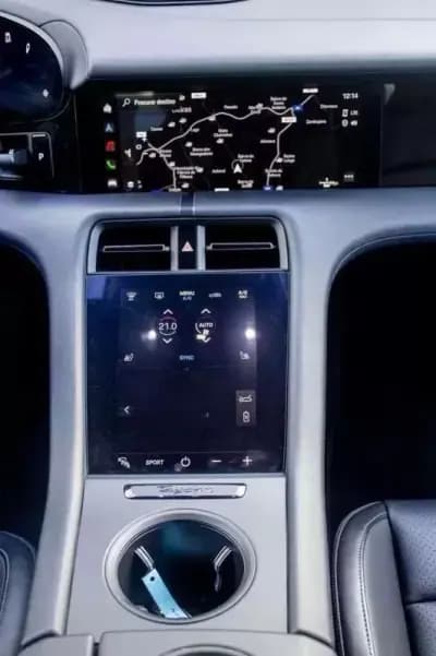 Sell Porsche Taycan 2021 - 59900 EUR, 61158 km - AUTO.MOTO.pt