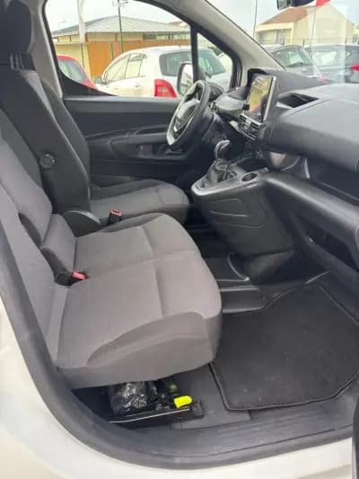 Vendo Peugeot Partner 2020 - 17990 EUR, 116800 km - AUTO.MOTO.pt